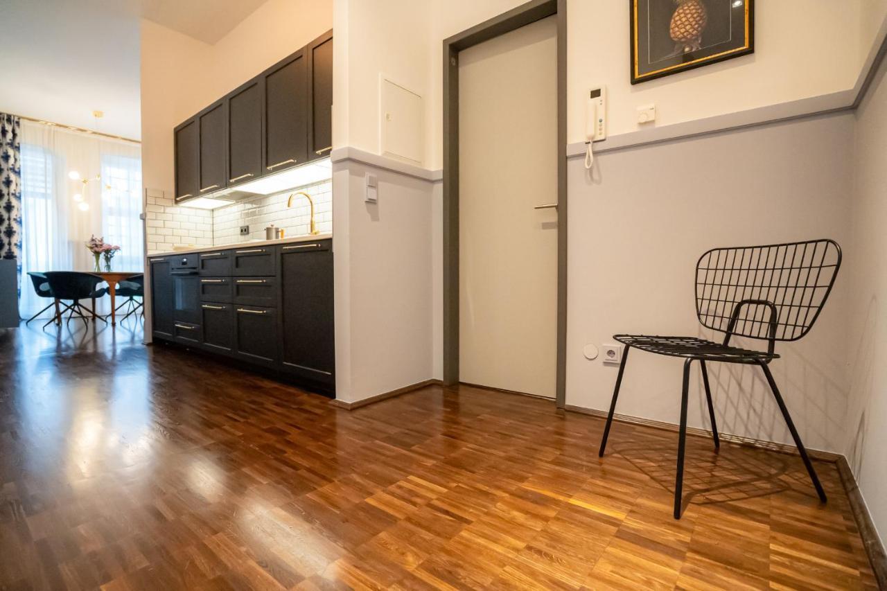 Designer Loft-Ferienwohnung Im Zentrum Mit Tiefgaragen-Parkplatz, Waschmaschine Und Privatterrasse Leipzig Ngoại thất bức ảnh