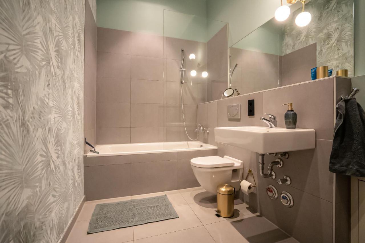 Designer Loft-Ferienwohnung Im Zentrum Mit Tiefgaragen-Parkplatz, Waschmaschine Und Privatterrasse Leipzig Ngoại thất bức ảnh