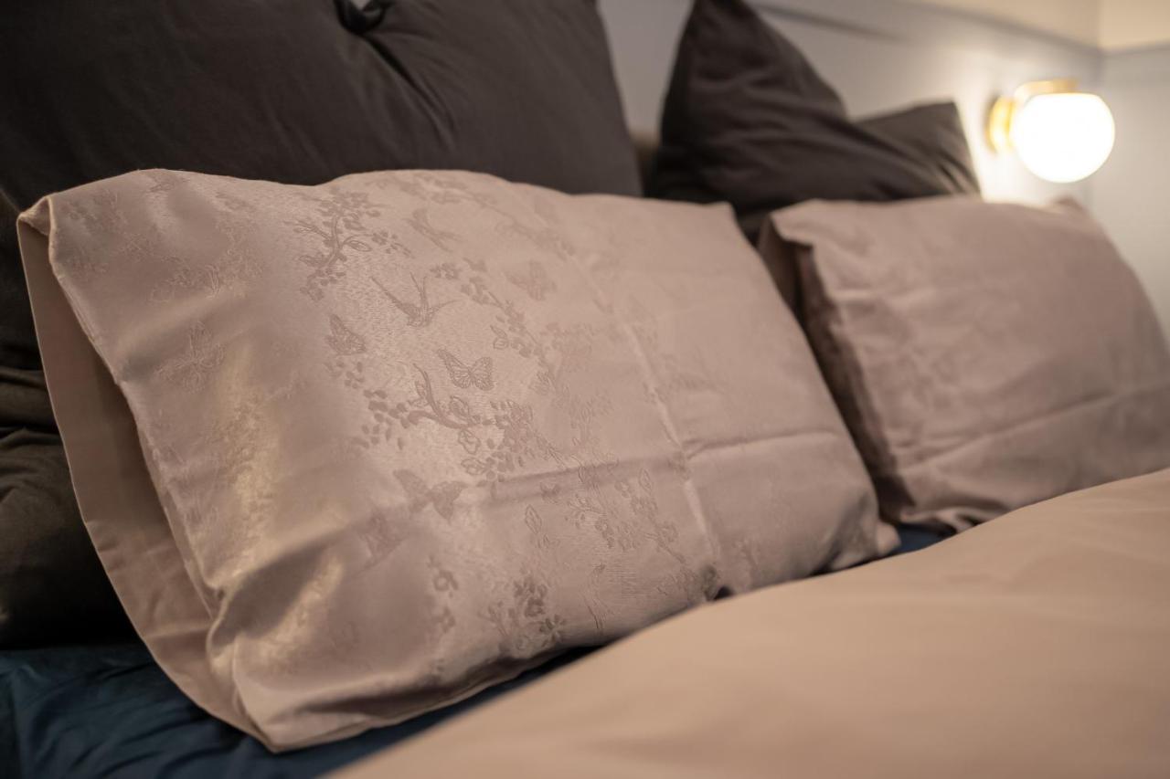 Designer Loft-Ferienwohnung Im Zentrum Mit Tiefgaragen-Parkplatz, Waschmaschine Und Privatterrasse Leipzig Ngoại thất bức ảnh