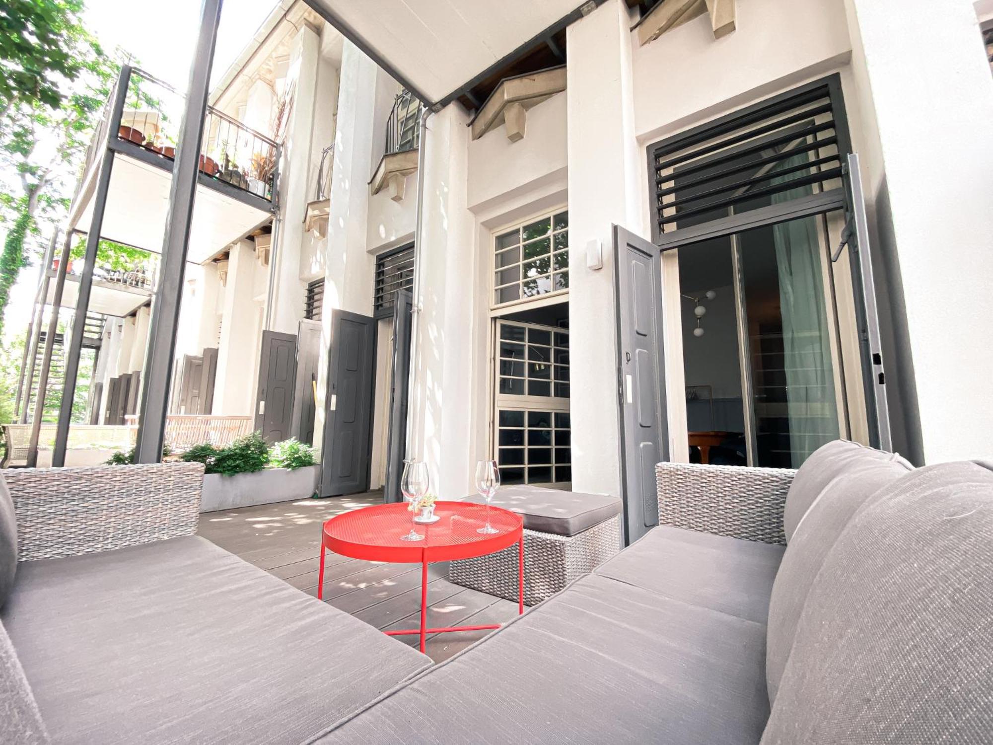 Designer Loft-Ferienwohnung Im Zentrum Mit Tiefgaragen-Parkplatz, Waschmaschine Und Privatterrasse Leipzig Ngoại thất bức ảnh
